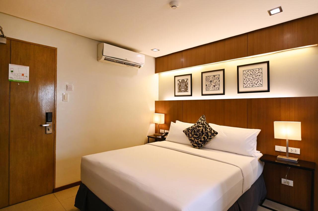 St Mark Hotel Cebu Buitenkant foto