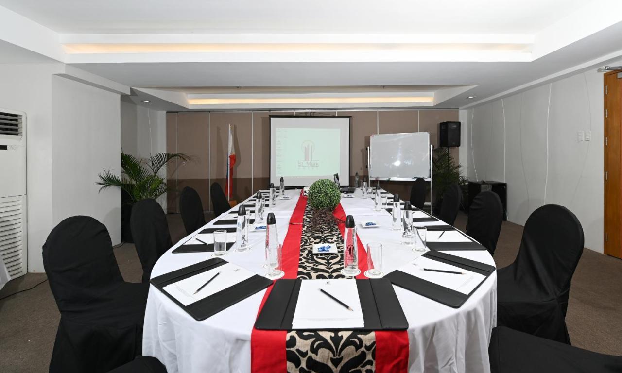 St Mark Hotel Cebu Buitenkant foto