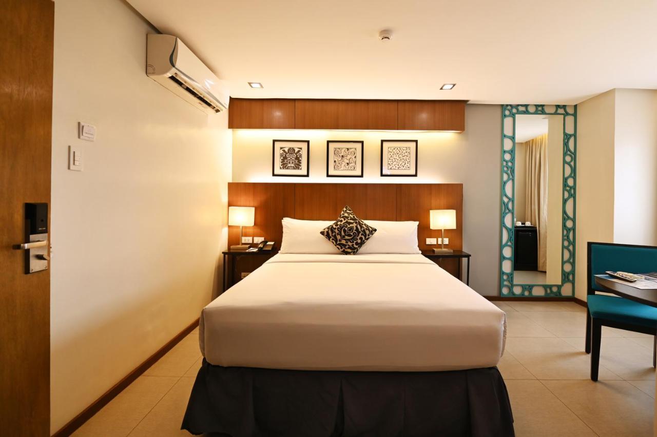 St Mark Hotel Cebu Buitenkant foto