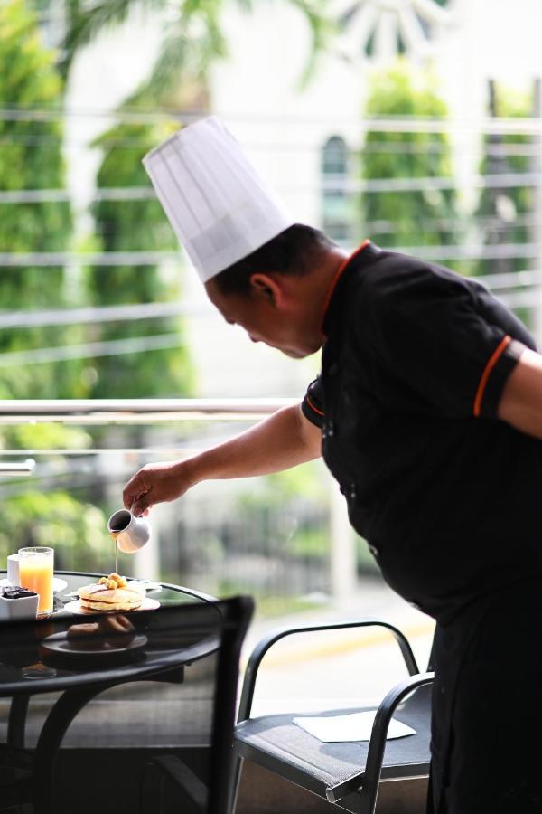 St Mark Hotel Cebu Buitenkant foto