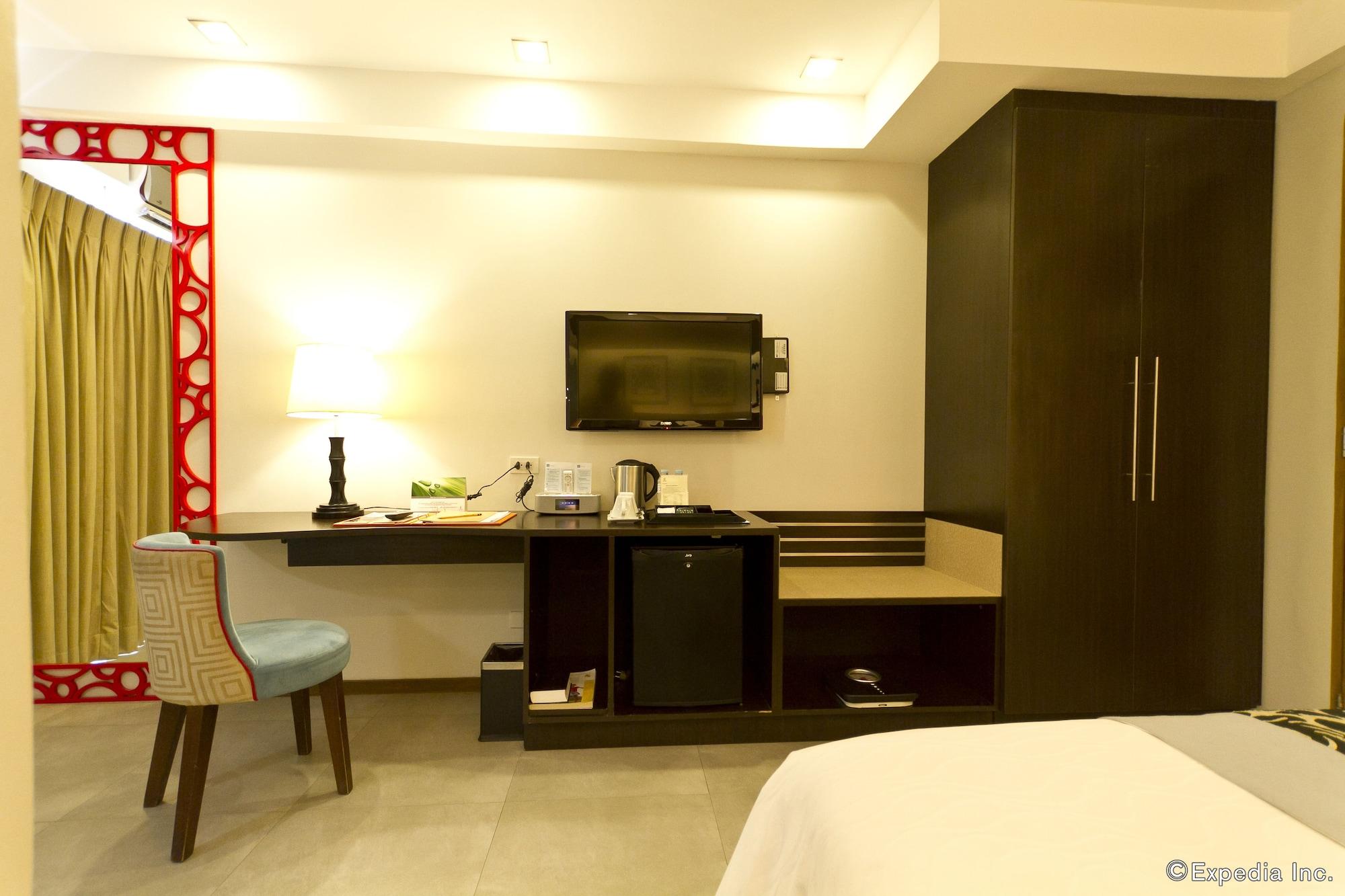 St Mark Hotel Cebu Buitenkant foto