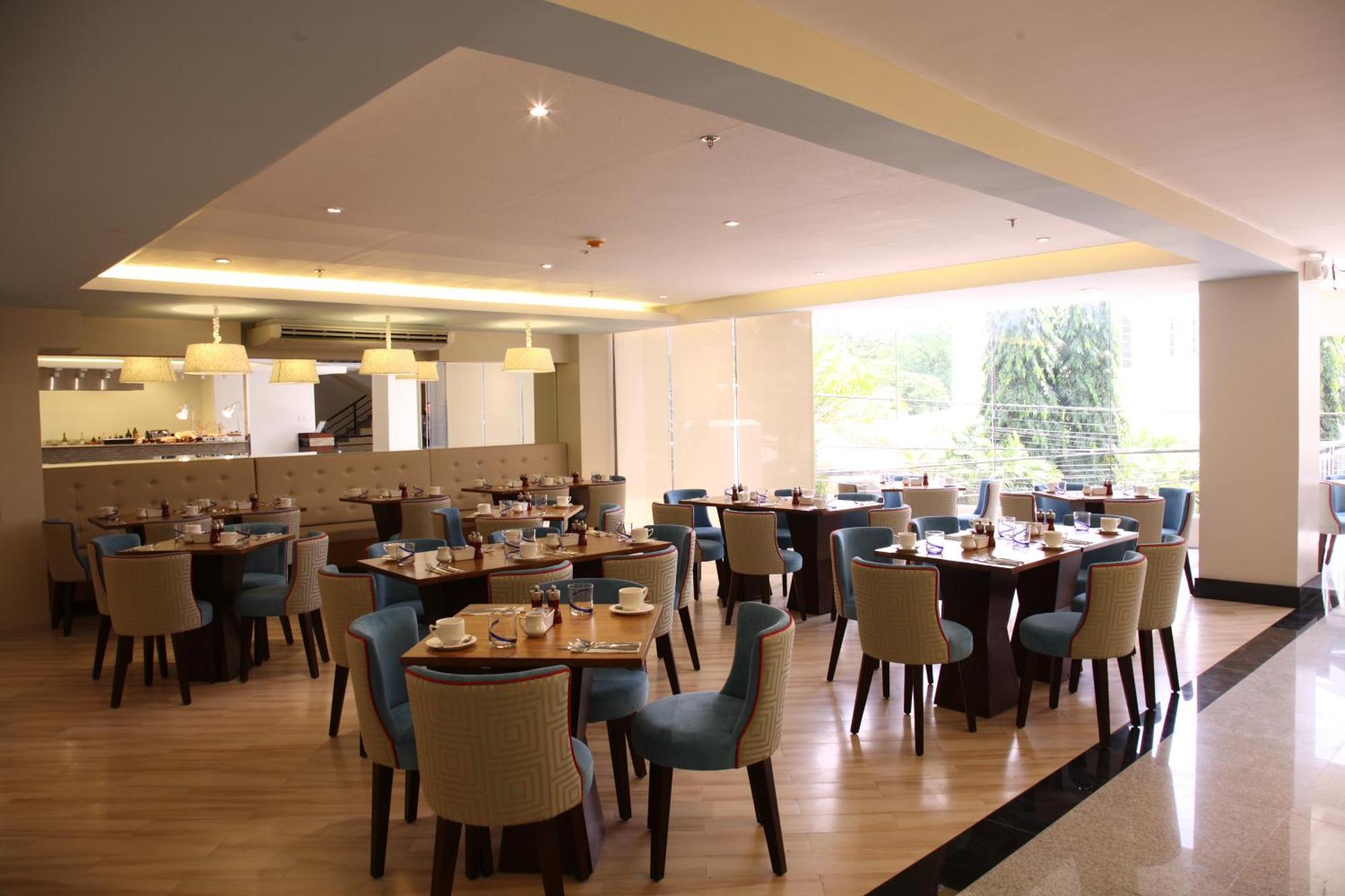 St Mark Hotel Cebu Buitenkant foto